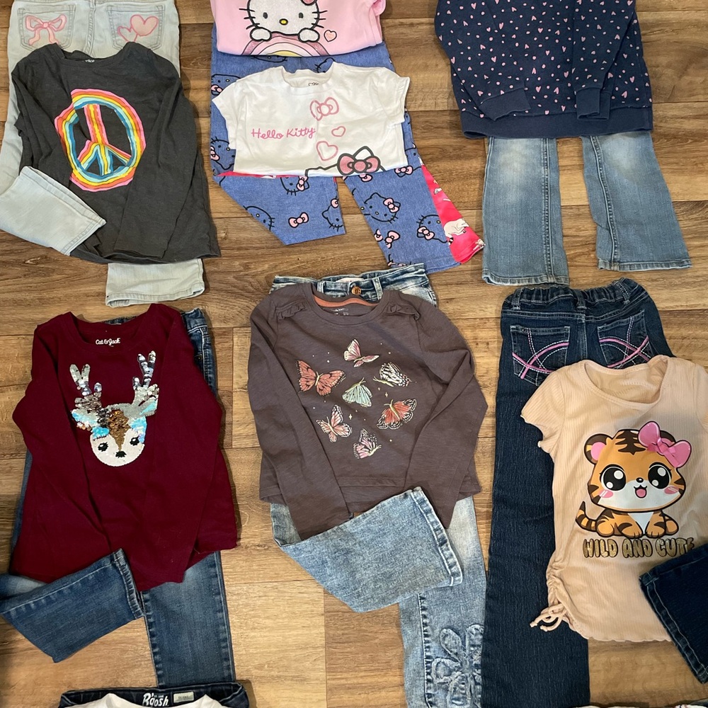 37 Piece Lot of Girls Mixed Tops and Jeans Outfit lot - Picture 3 of 5